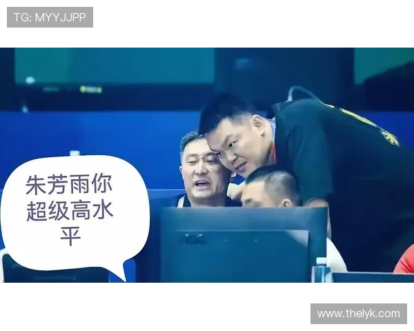 广东集训杜锋朱芳雨发红包启程